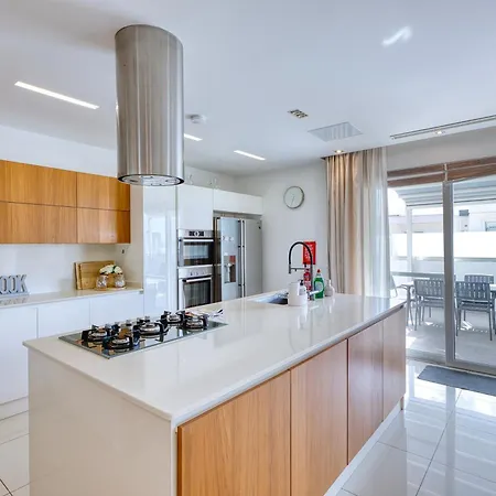 Penthouse With Two Terraces, 3 Bed *